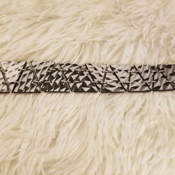 Black and White Abstract Bracelet - Picture 1 of 2
